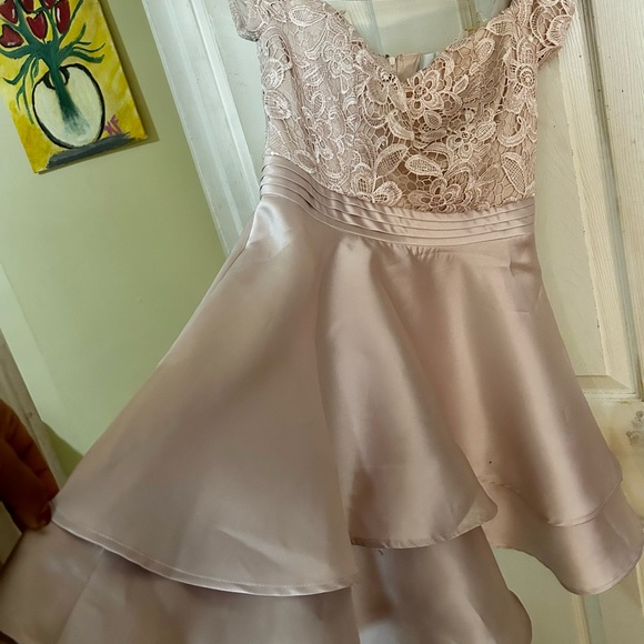 Beautiful light pink dress, in excellent condition. New without tags. - Picture 2 of 6